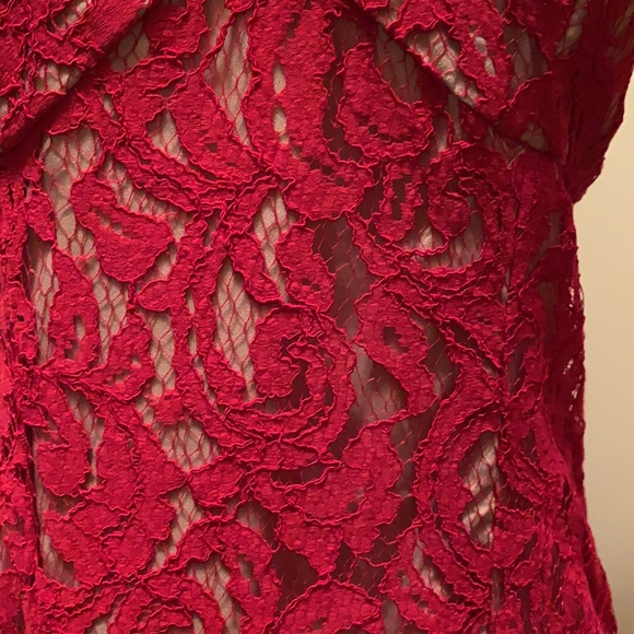 Red lace formal gown - Picture 2 of 6